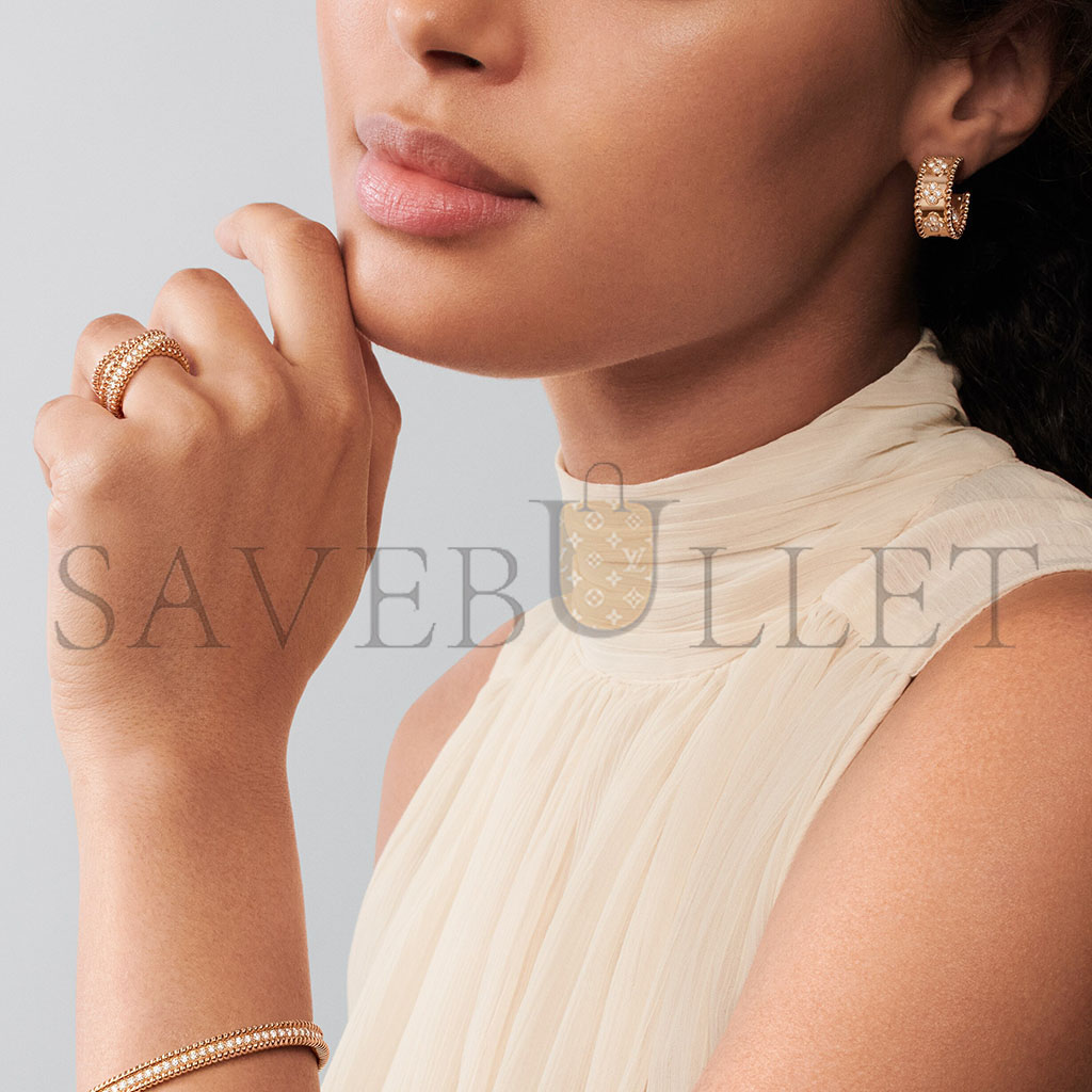 V*N CL*F arpels perlÉe clovers hoop earrings vcaro2mk00